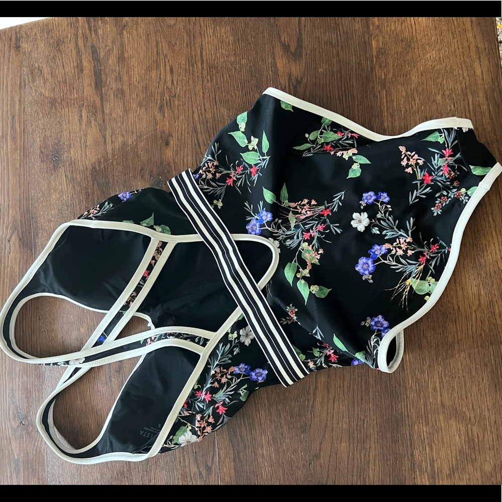 Athleta Belted one piece - Picture 2 of 2